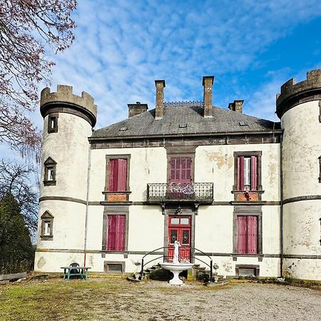 Le Chateau Giat Экстерьер фото
