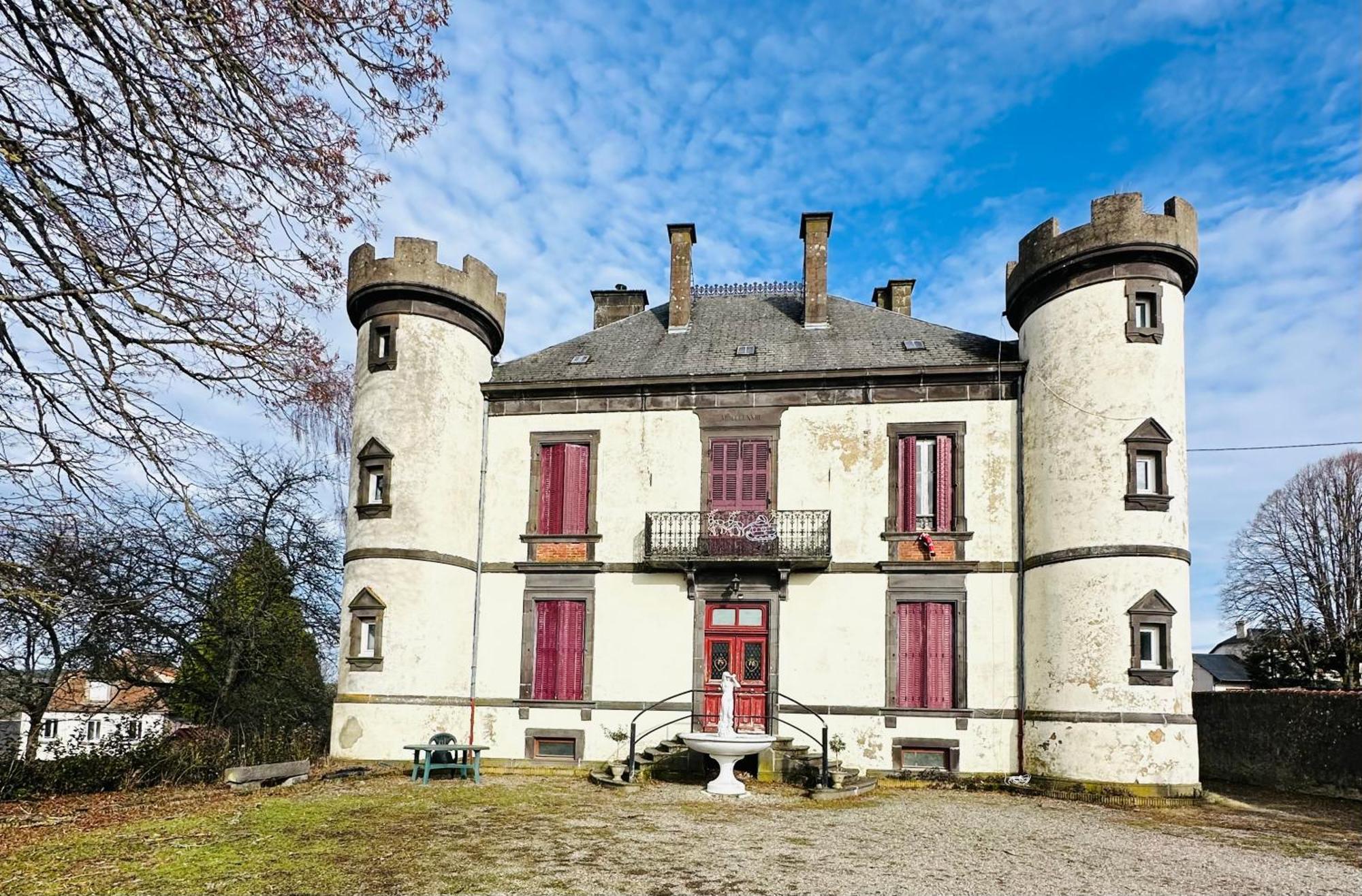 Le Chateau Giat Экстерьер фото